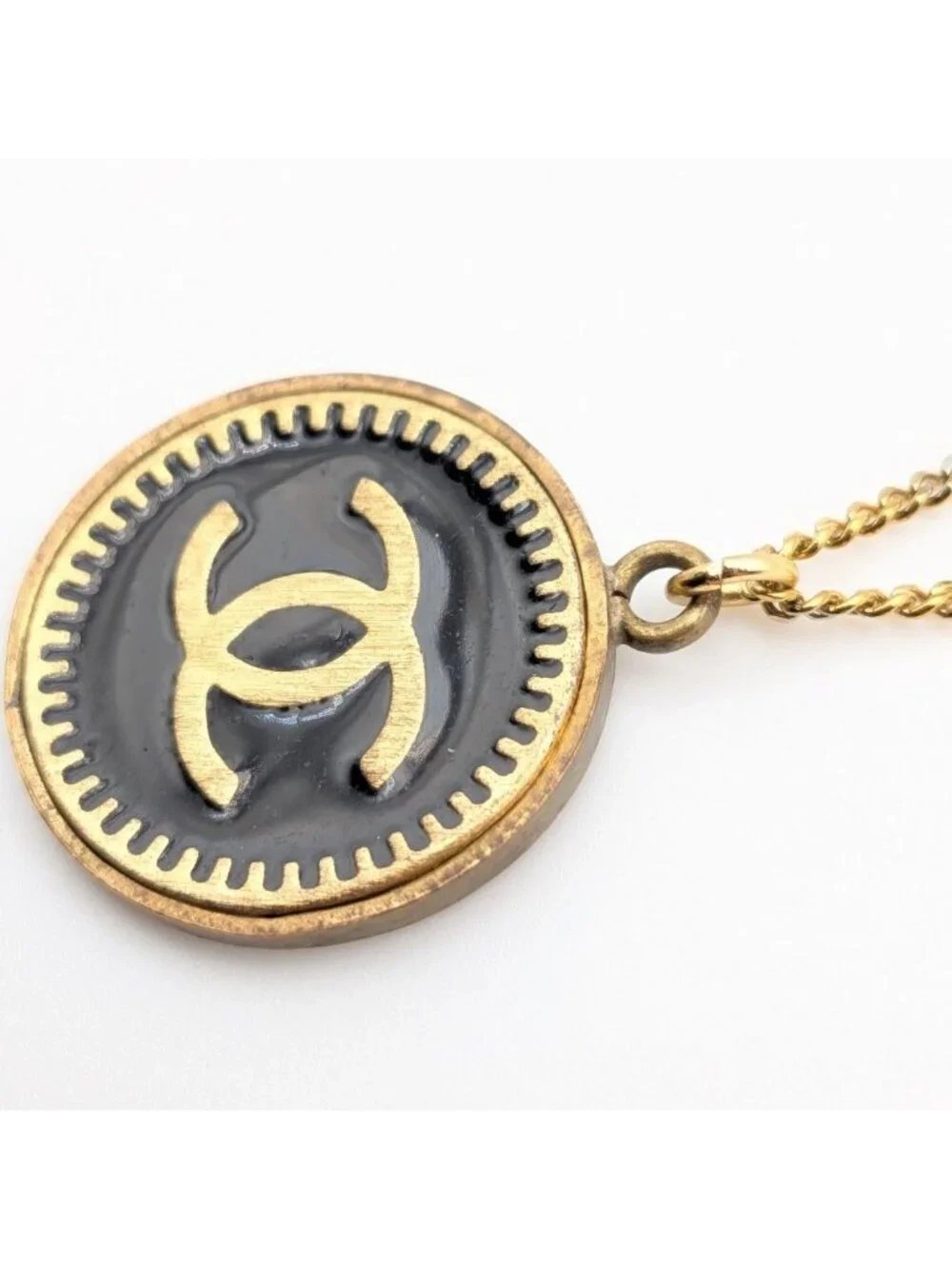 Chanel CC Logo Gold Black Pendant Round Coin Vintage 01P